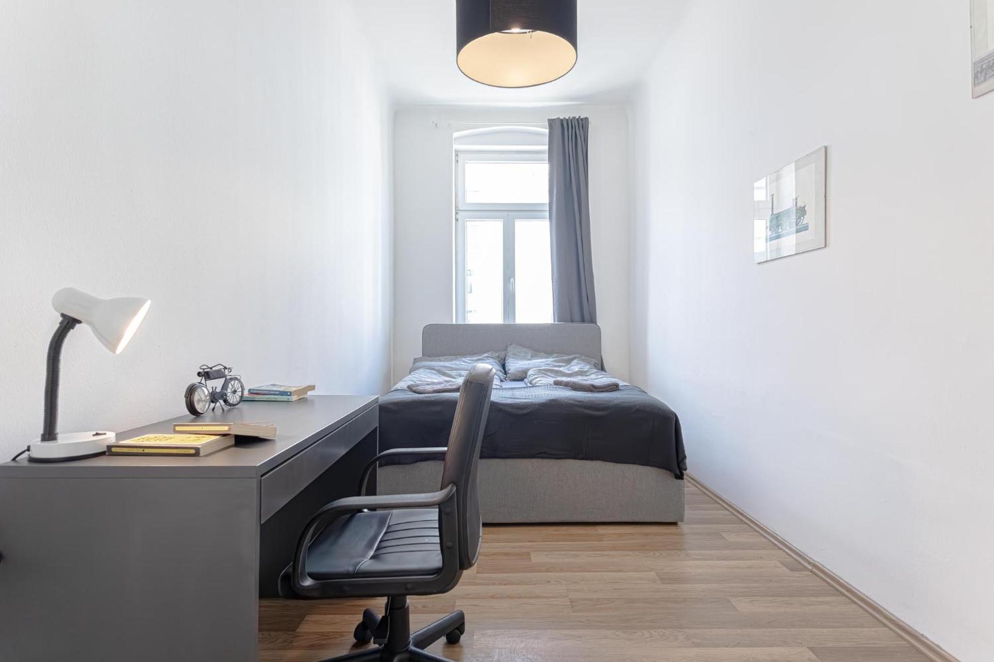 Apartamento Explore Vienna 2Br And 1Lr Retreat Near Westbahnhof Exterior foto