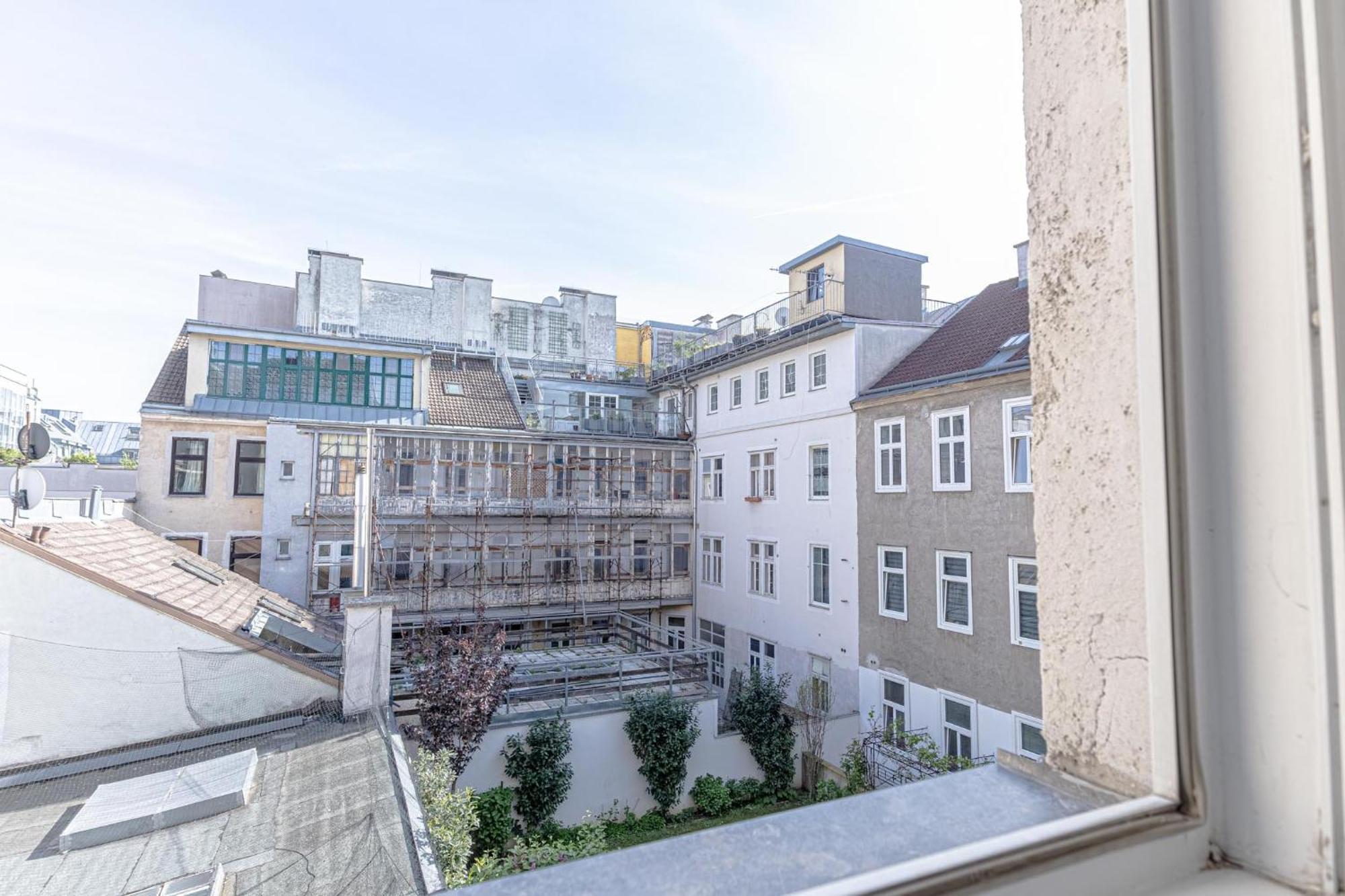 Apartamento Explore Vienna 2Br And 1Lr Retreat Near Westbahnhof Exterior foto