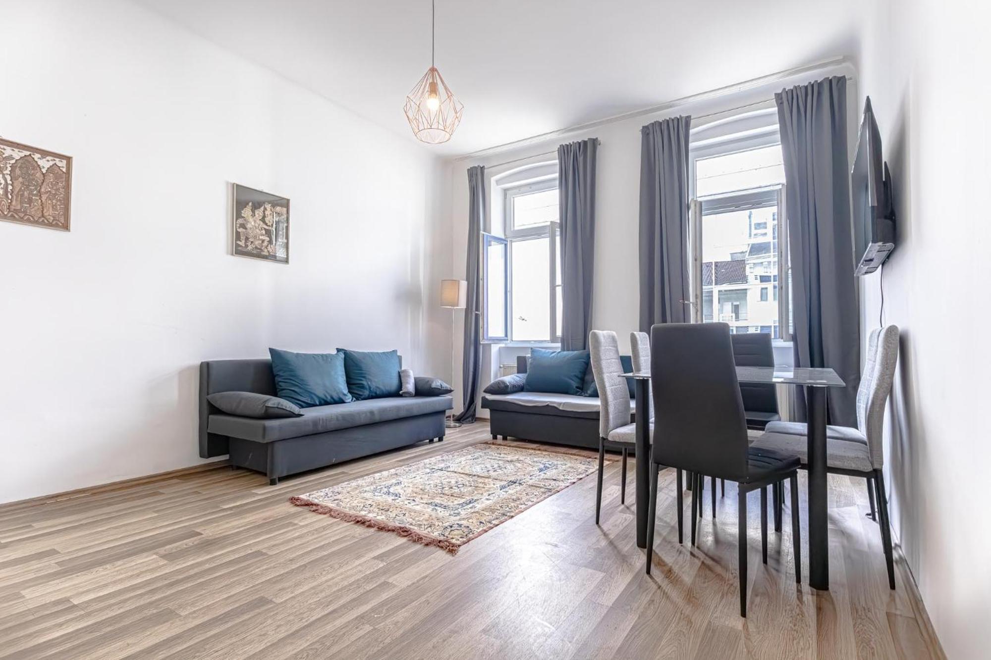 Apartamento Explore Vienna 2Br And 1Lr Retreat Near Westbahnhof Exterior foto